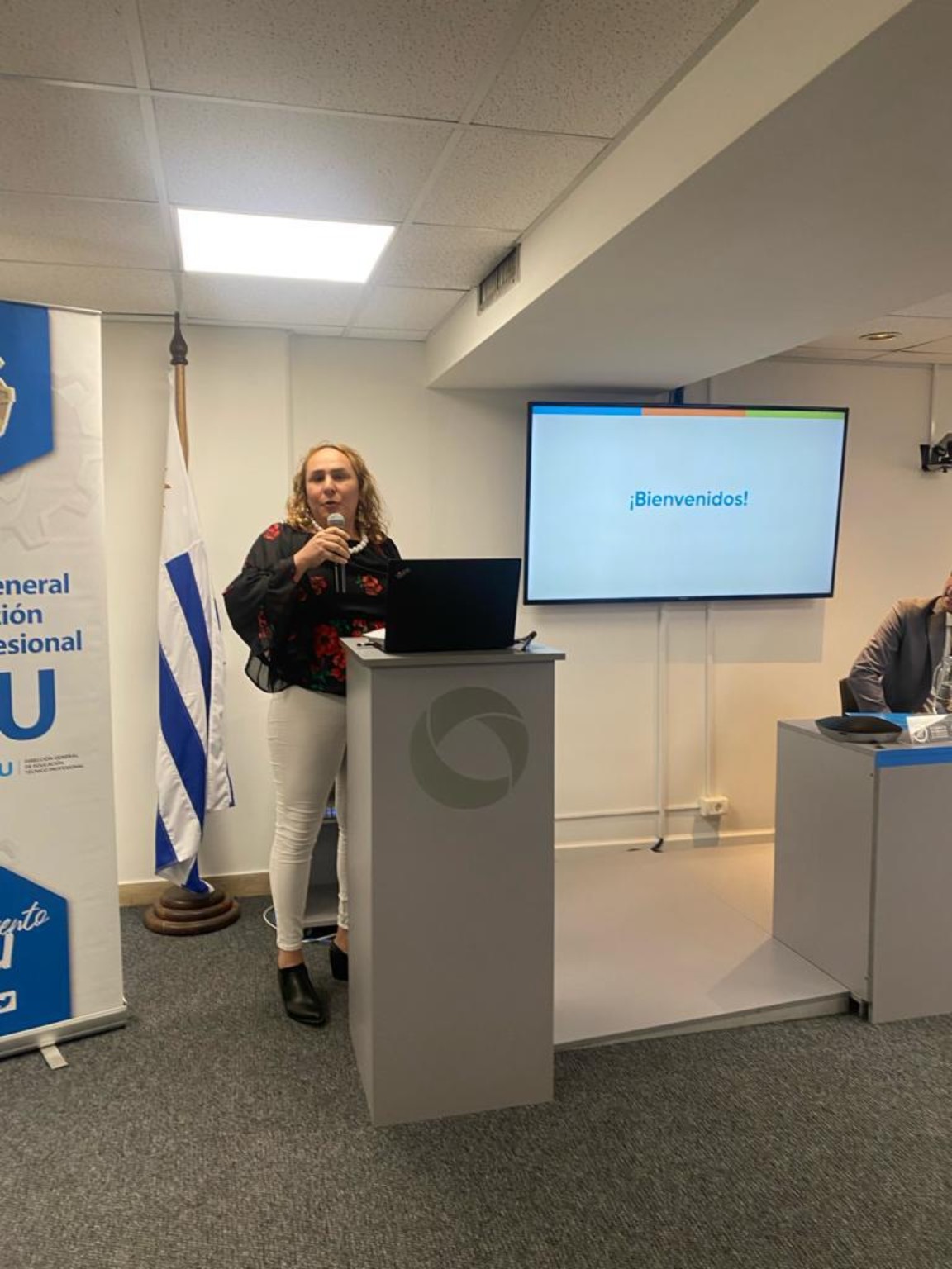 Marisol Díaz de Cordova hablando en una actividad institucional